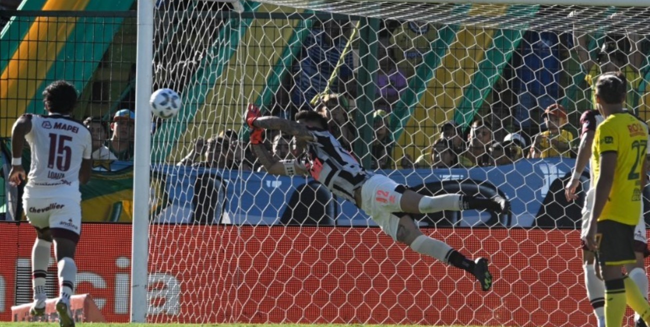 De visita, Lanús goleó a Defensa y Justicia y quedó tercero en la zona B