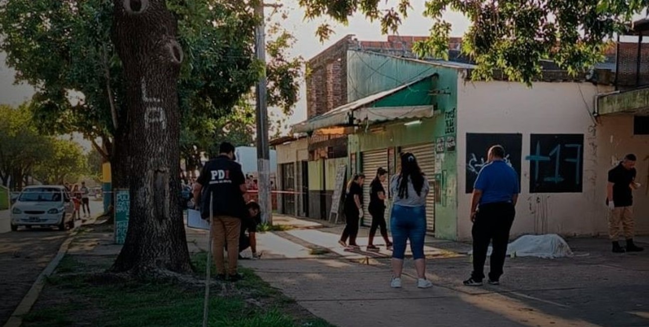 Rosario: un hombre en bicicleta mató a tiros a una chica de 18 años que volvía de trabajar