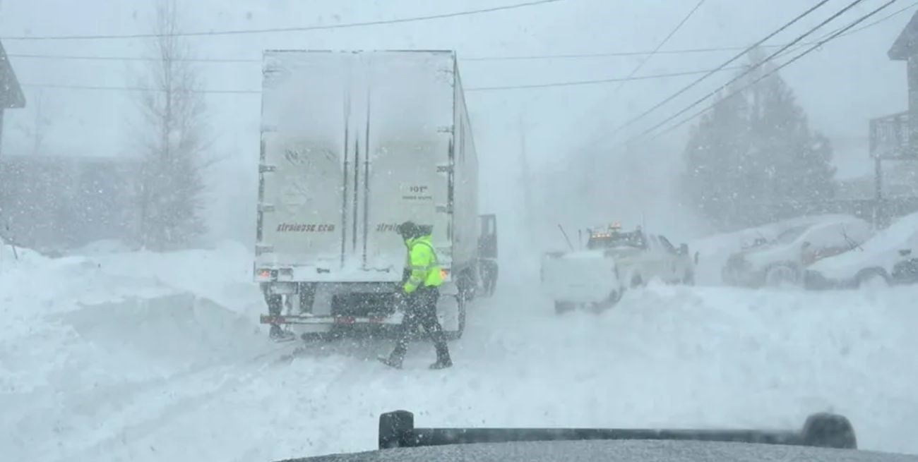 Tres metros de nieve en Sierra Nevada tras fuerte temporal