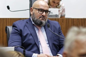 El concejal Carlos Suárez.