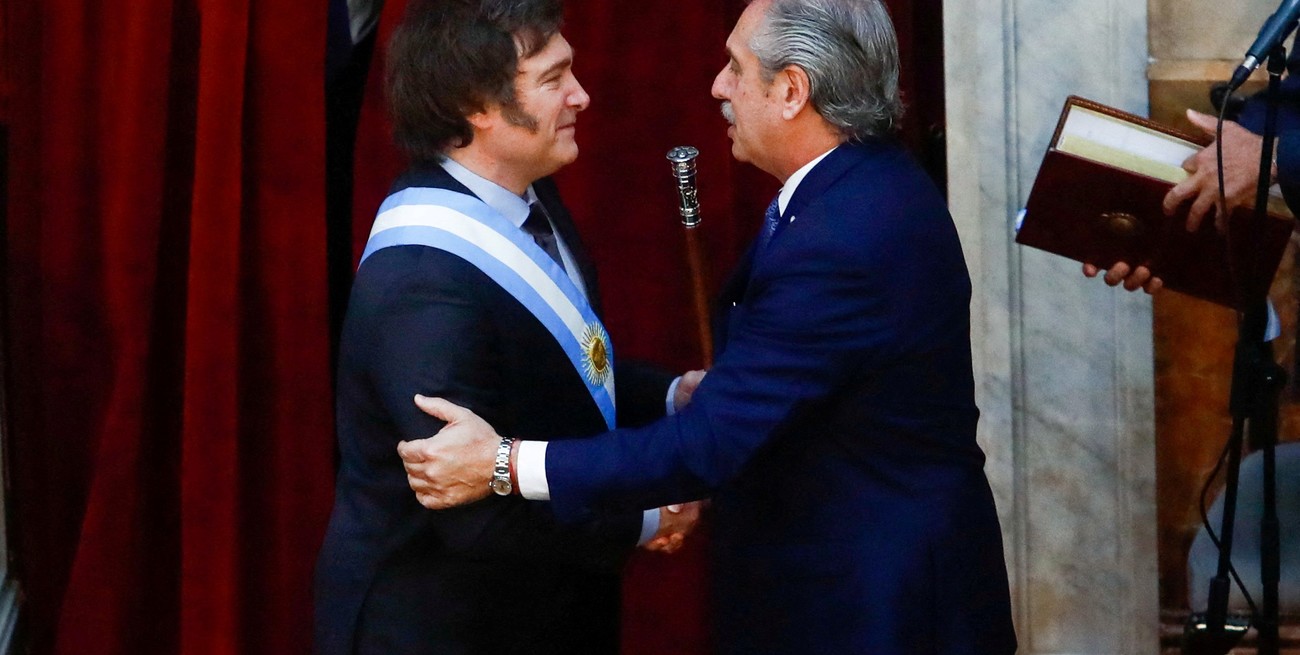 "Mi perro no me aconseja" y "alteraciones psicológicas": polémicas frases de Alberto contra Milei