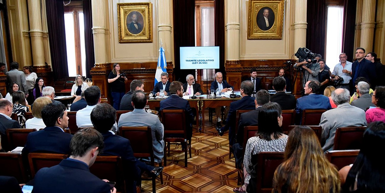 Mega DNU: con invitación a Posse y a Caputo, se reúne la comisión bicameral