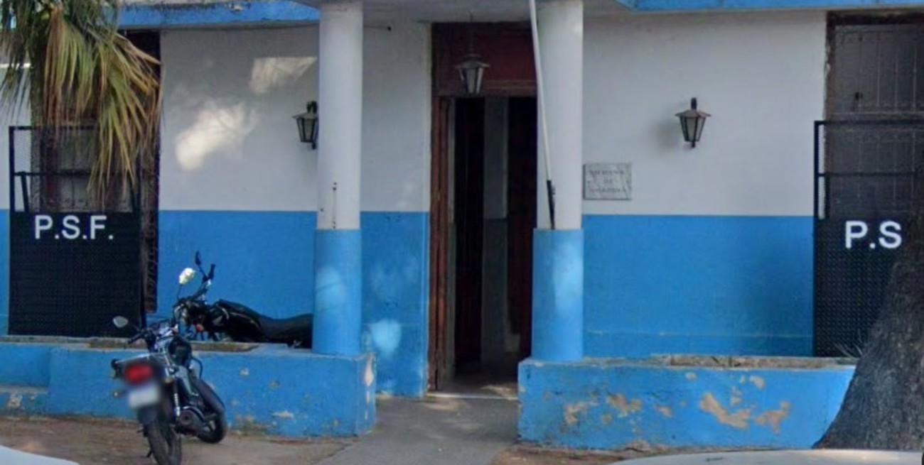 Rosario: un intento de motín en una comisaría terminó con quema de colchones y presos heridos
