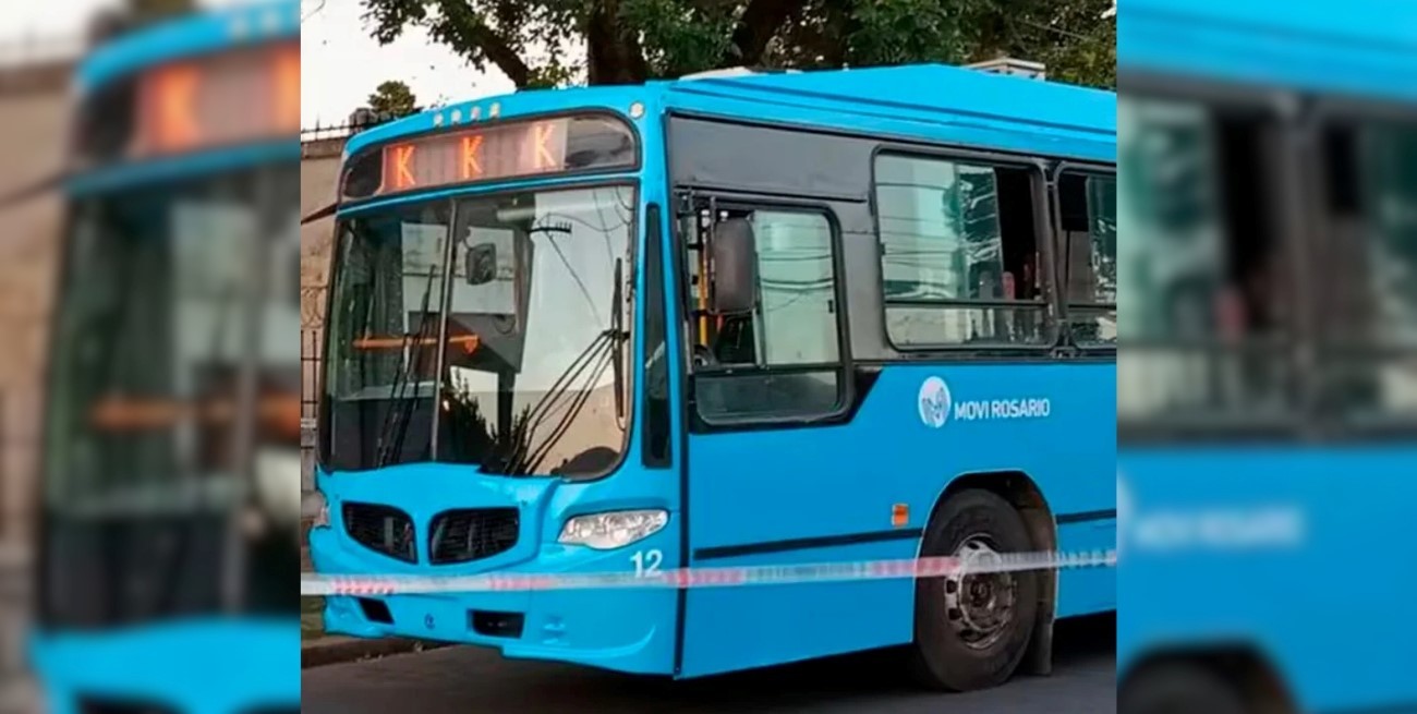 El colectivero baleado en Rosario continúa en estado crítico