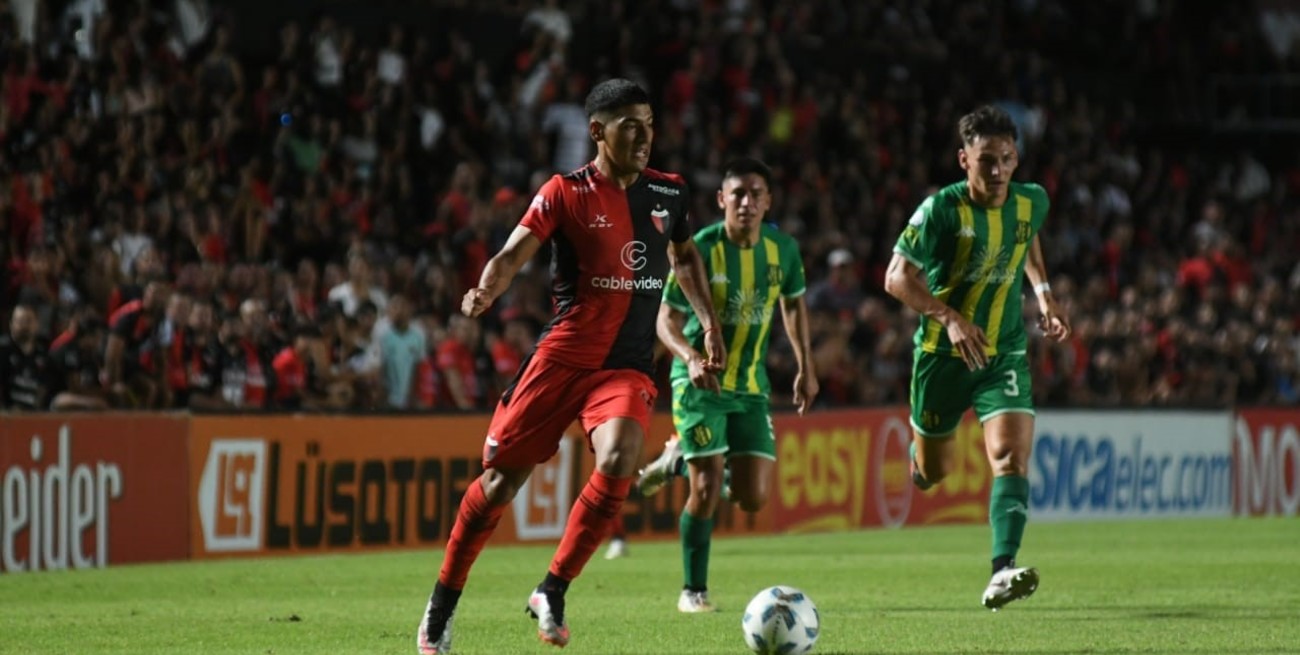 Colón chocó con Carranza y Aldosivi encontró un penal: 1-1