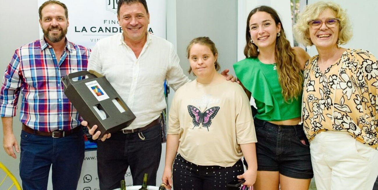 Artista santafesina realizó una obra de arte que ilustra la etiqueta de un reconocido vino mendocino