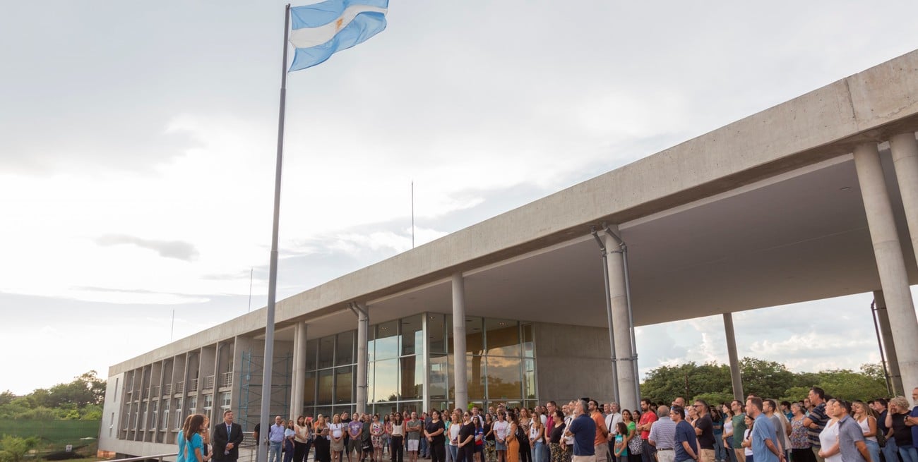 La Escuela Secundaria de la UNL comenzó el año en el nuevo edificio