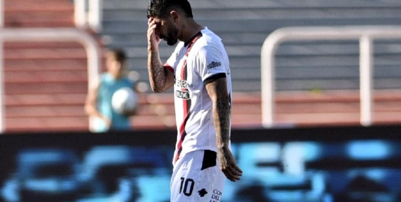 Tras ser expulsado, Banega pidió disculpas por su exceso verbal ante el árbitro Rapallini