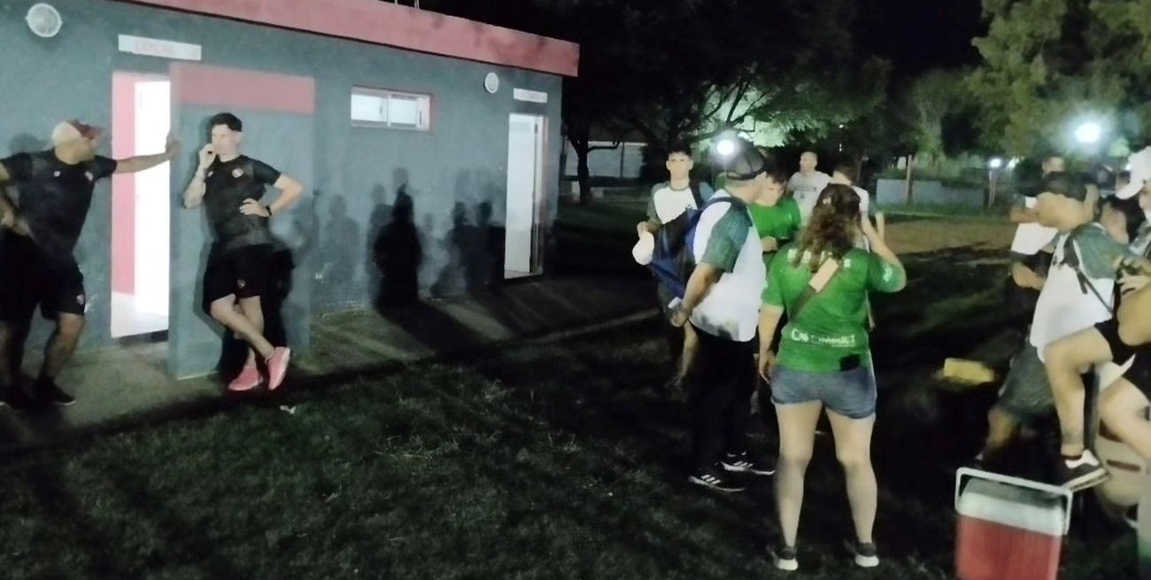 Mientras ganaba en la primera fecha, les robaron las billeteras en el vestuario