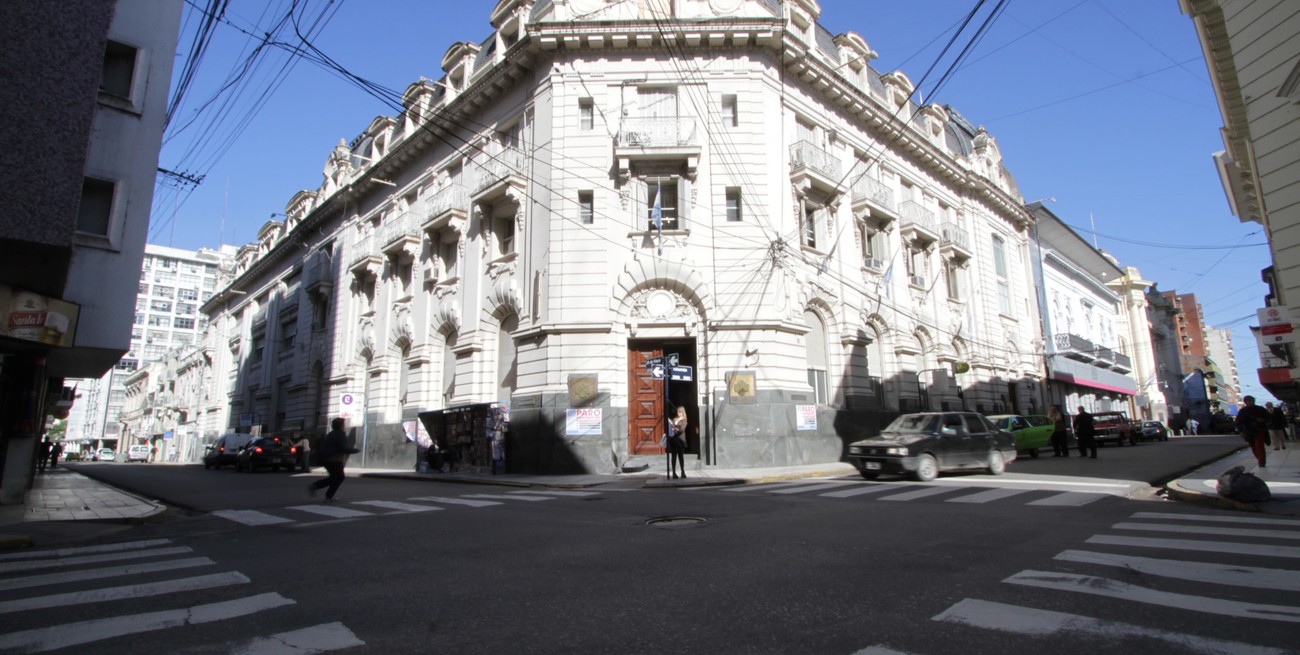 Dos hombres fueron condenados por estafar a clientes de una entidad bancaria 