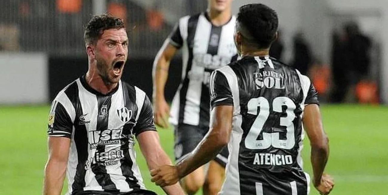 Balbo viene a Santa Fe con el mismo once por tercera vez