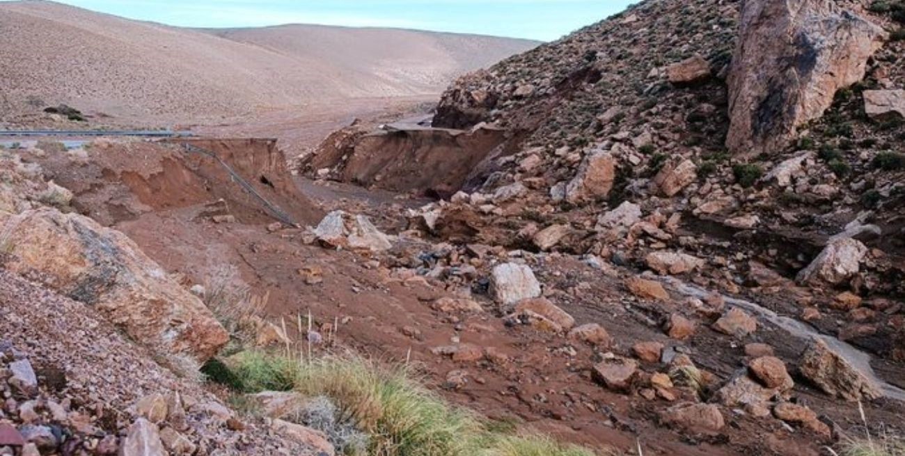 Jujuy y Chile se encuentran incomunicados por vía terrestre para camiones y colectivo
