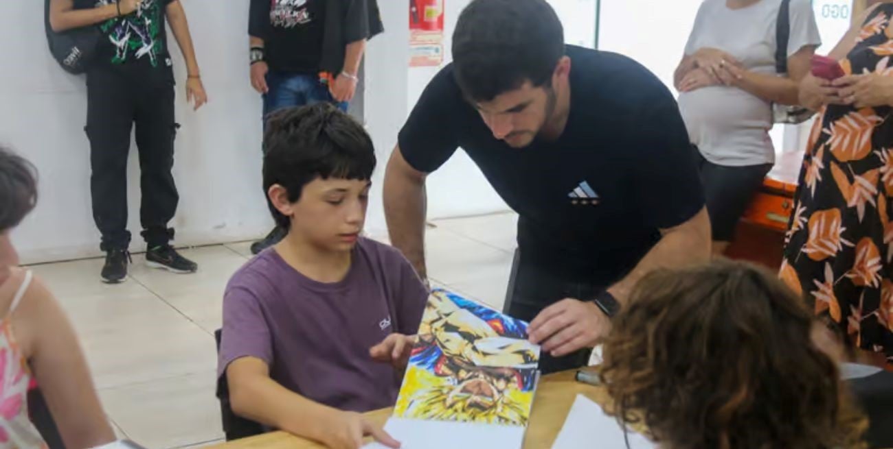 Venado Tuerto: homenajearon al creador de Dragon Ball con una "dibujuntada"