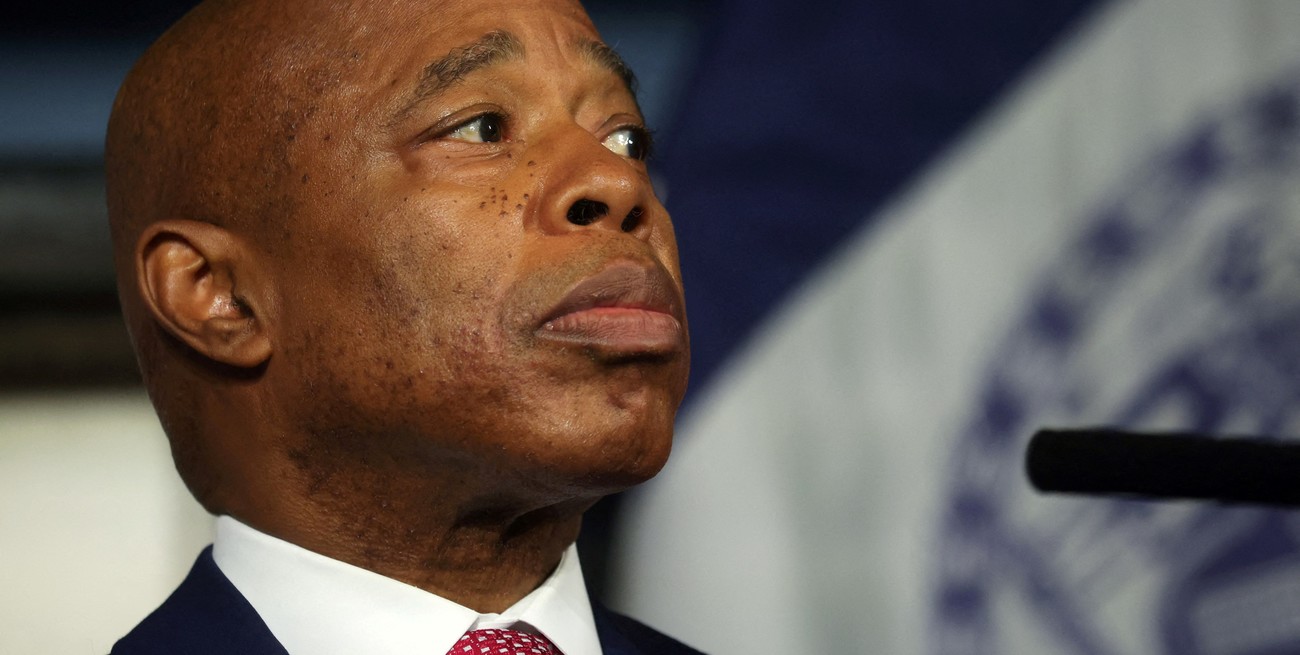 Demandaron al alcalde de Nueva York por presunto abuso sexual en los 90