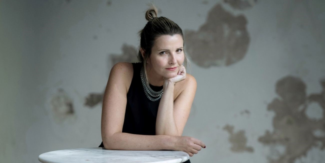 Silvia Hidalgo construye una autoficción colectiva a partir de la "maquinaria útil" del cuerpo