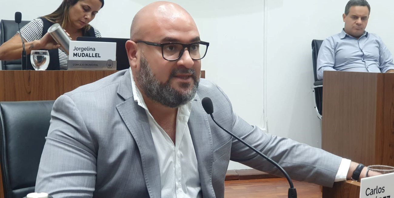 Carlos Suárez impulsa la creación de un Foro de Concejos Municipales del área metropolitana