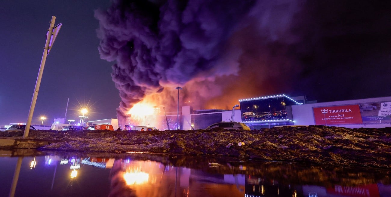 Tiroteo y explosiones en una sala de conciertos en Moscú: reportan al menos 40 muertos y 100 heridos