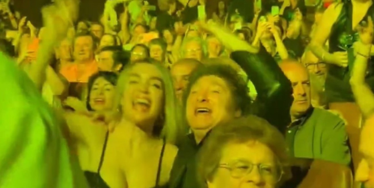 "Dame fuego": Javier Milei y Fátima Florez disfrutaron de un tributo a Sandro