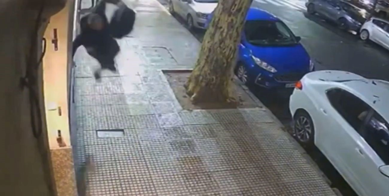 Sigue prófugo el peluquero que asesinó a su compañero en Recoleta