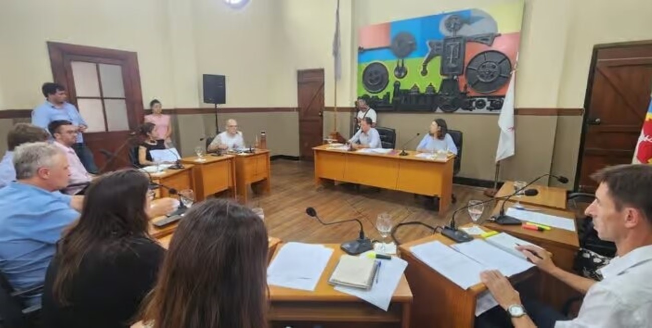 Venado Tuerto: el reclamo docente llegó al Concejo y desencadenó encendidos cruces