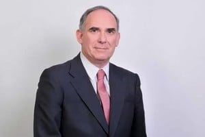 El flamante secretario de minería es reconocido como un profesional destacado en su área de práctica por numerosas publicaciones locales e internacionales.