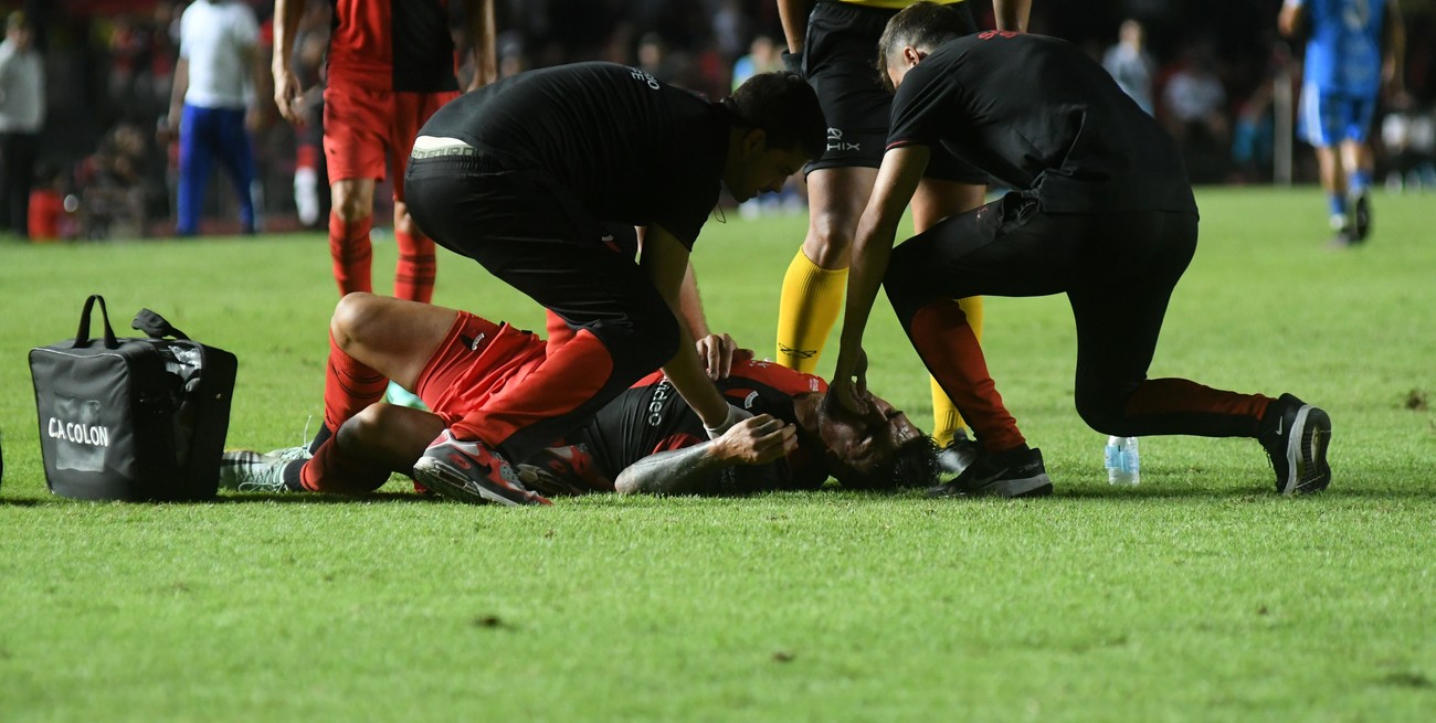 "Toledo presenta una fractura y tiene para unas tres semanas", confirmó el doctor de Colón