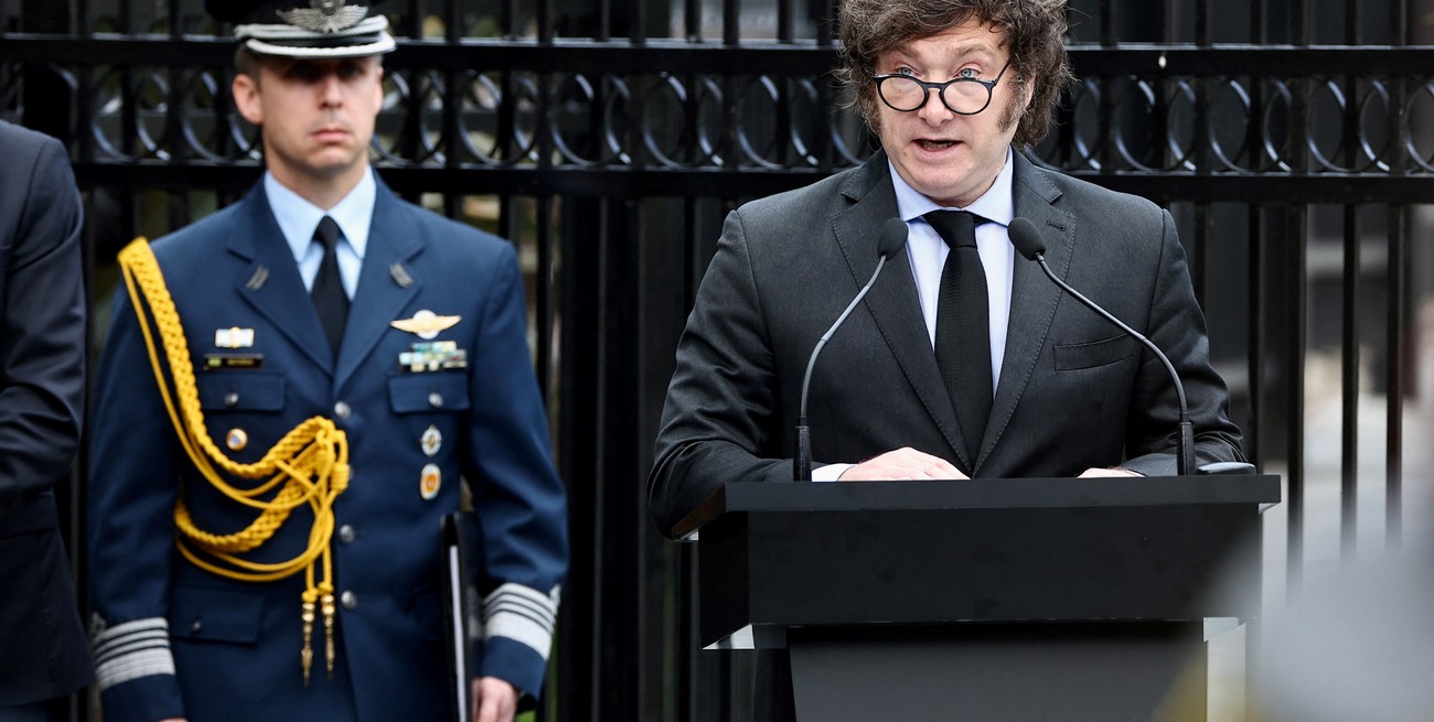 En el acto por Malvinas, Milei convocó a una "reconciliación con las Fuerzas Armadas"