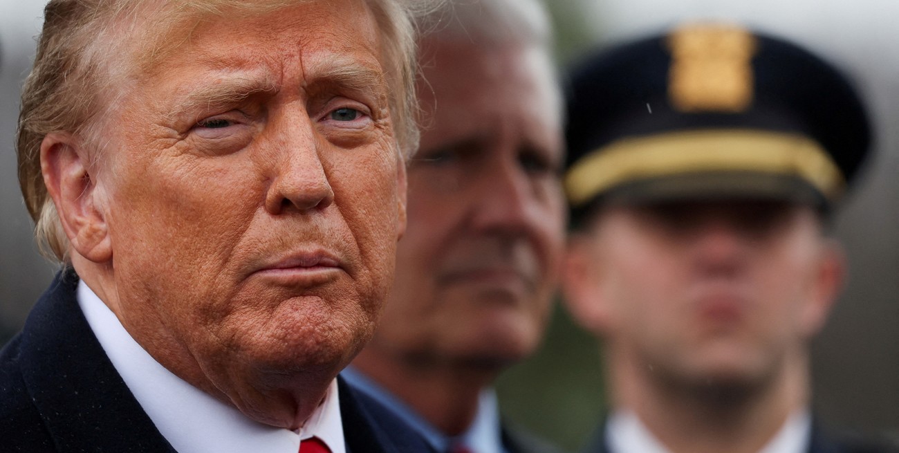 Trump aventaja a Biden en los estados más disputados de EEUU