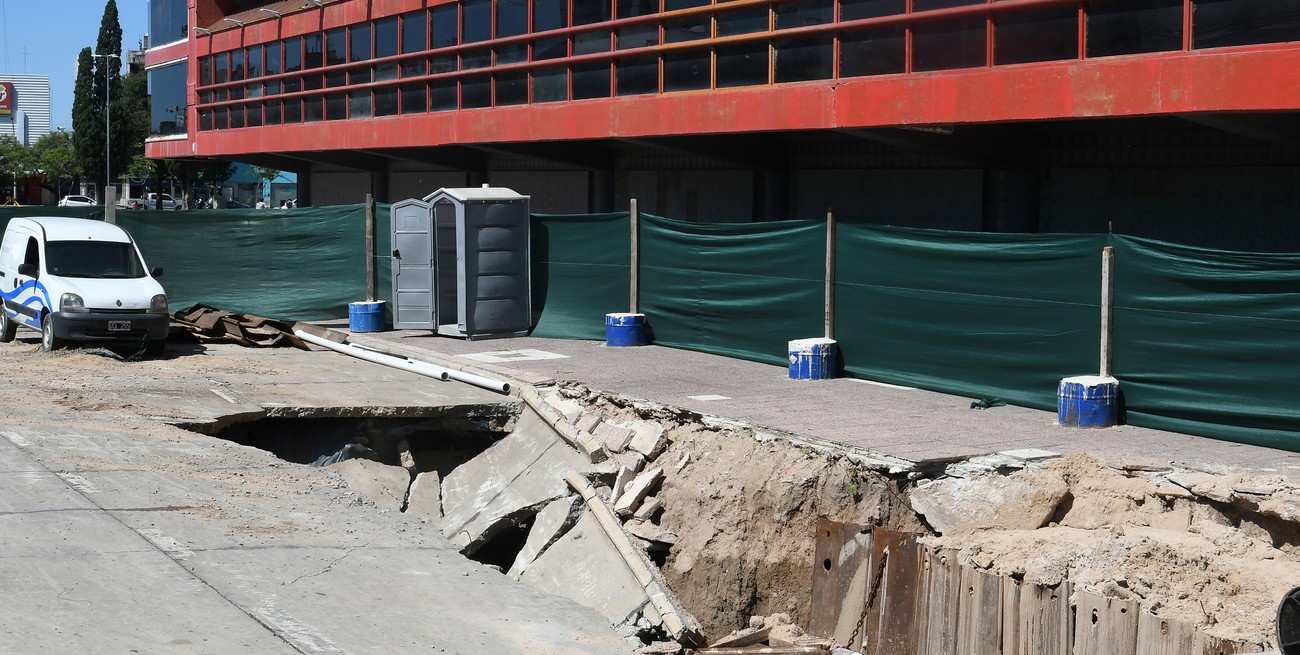 Santa Fe ¿se hunde?: "teléfono" del Concejo a Assa para tratar el problema de los socavones
