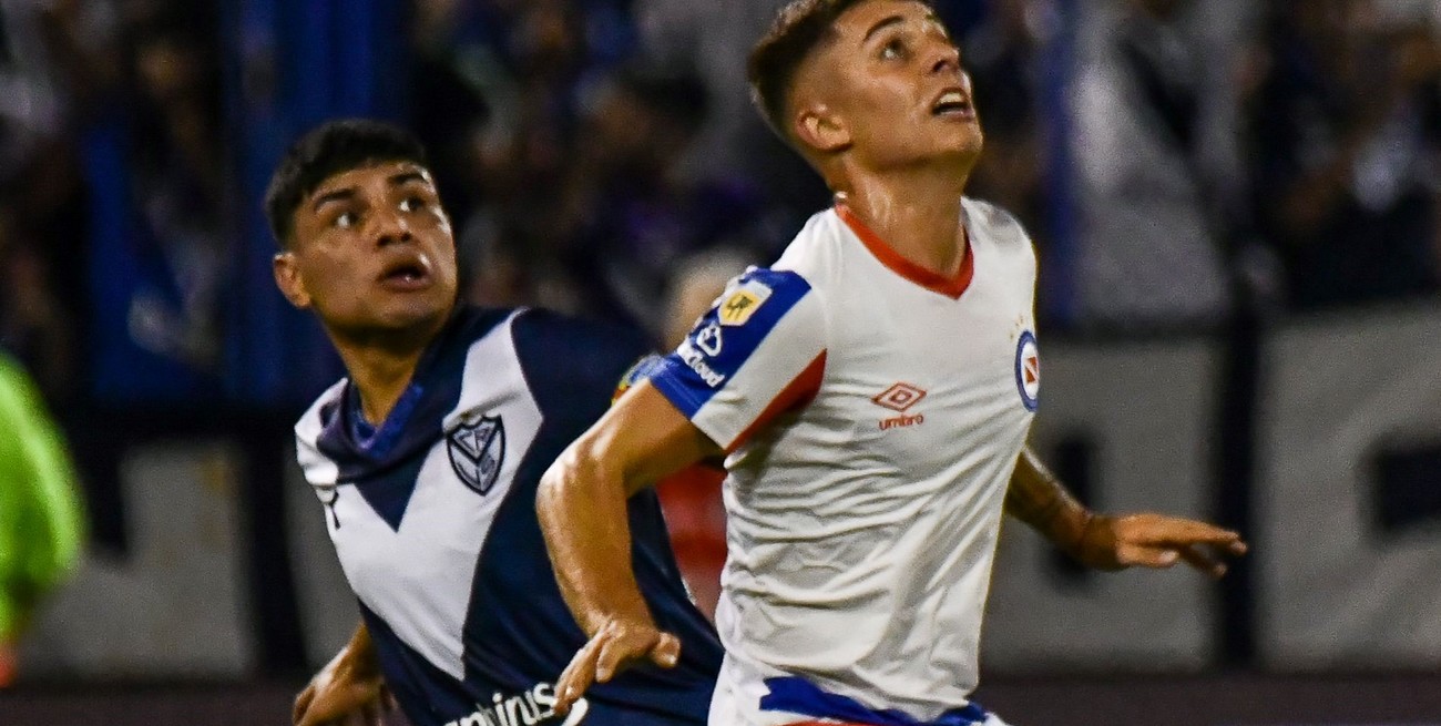 Argentinos y Vélez empataron sin goles en Liniers