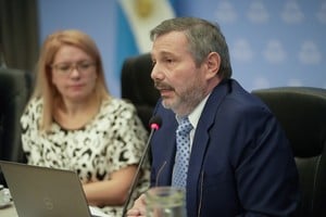 De los Heros Battini insistió ante los legisladores que con la fórmula anterior, los jubilados en abril y mayo iban a percibir 135 mi pesos y en junio 170 mil.