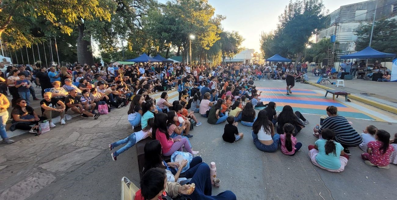 El Festival de Arte Callejero de Coronda dejó sembradas cientos de sonrisas