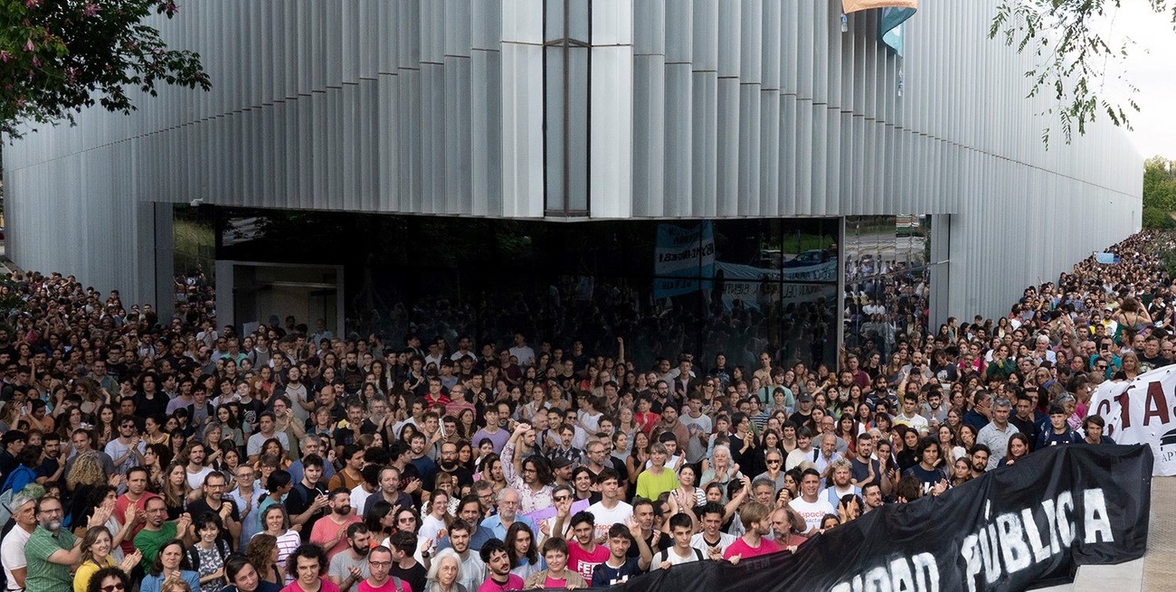 Las universidades nacionales salen a la calle en defensa de la educación y la ciencia pública