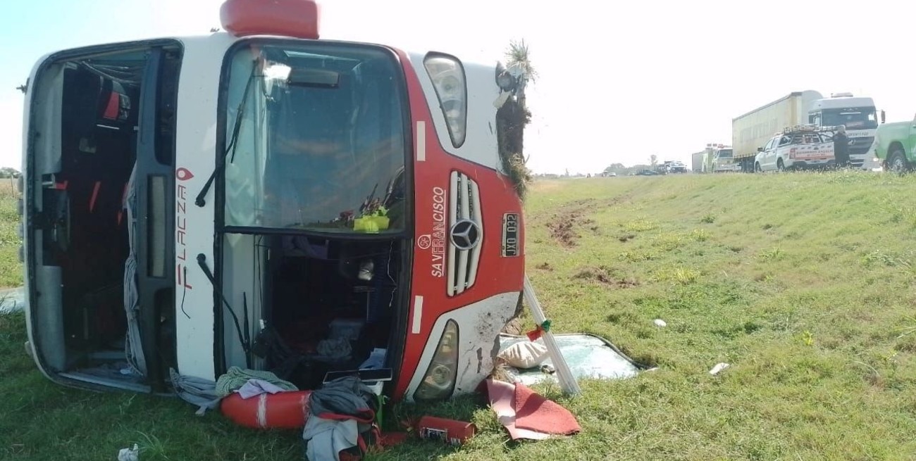 Volcó un micro en la ruta 34; a la altura de Susana