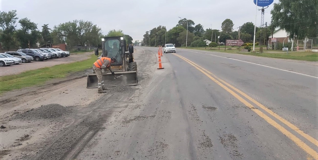 Realizan obras para mejorar la transitabilidad en la Ruta Nacional 11 en San Justo