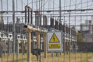 Hasta ahora los hogares de ingresos medios contaban con subsidios nacionales que cubrían entre el 96% del valor de la energía mayorista, por hasta  400kw/h mensuales. Desde el 1ro de junio el tope será de 250 kw/h por mes y se subsidiará un 55,94% de esos  kw/h. Crédito: Guillermo Di Salvatore