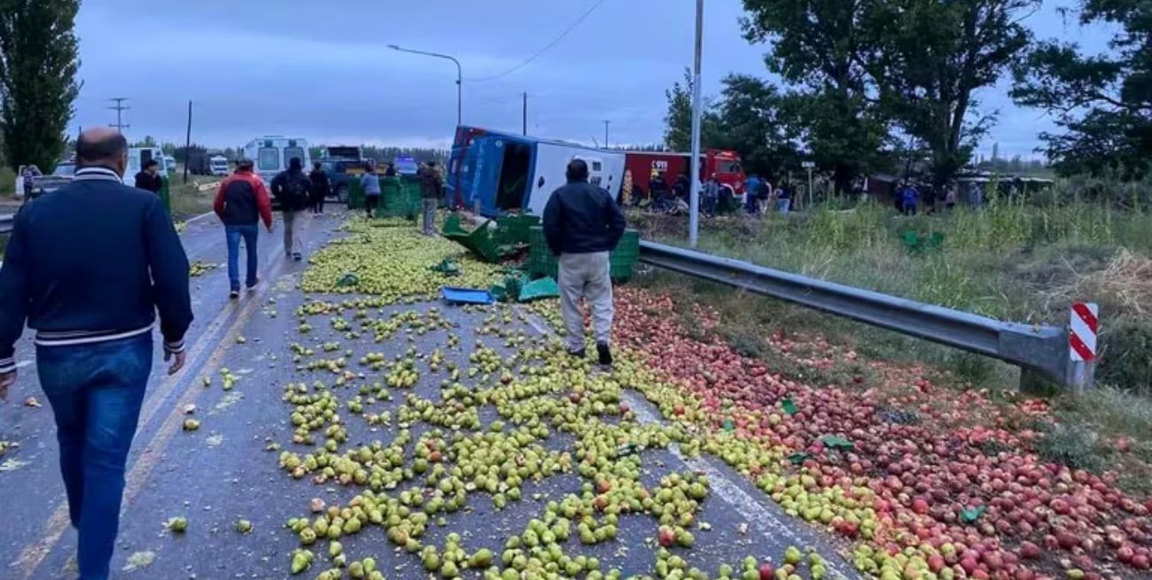 Trágico accidente en Mendoza: al menos tres muertos y 20 heridos
