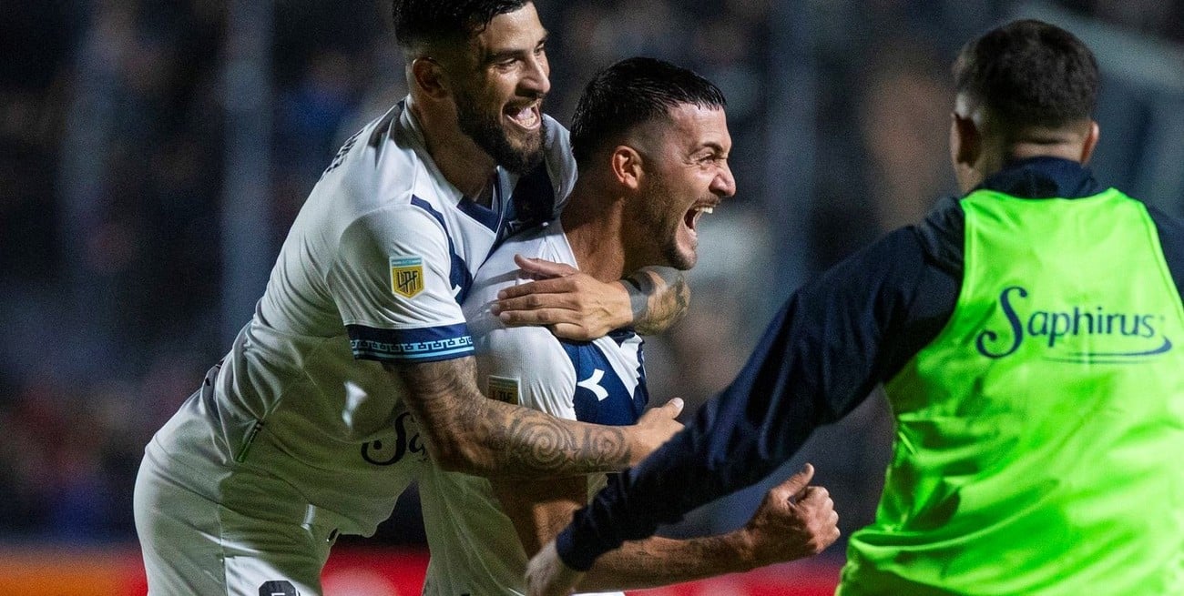 Vélez derrotó a Independiente Rivadavia y clasificó a cuartos de final