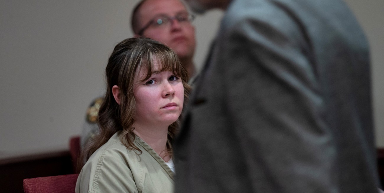 Muerte en el rodaje de Rust: condenaron a 18 meses de prisión a la armera