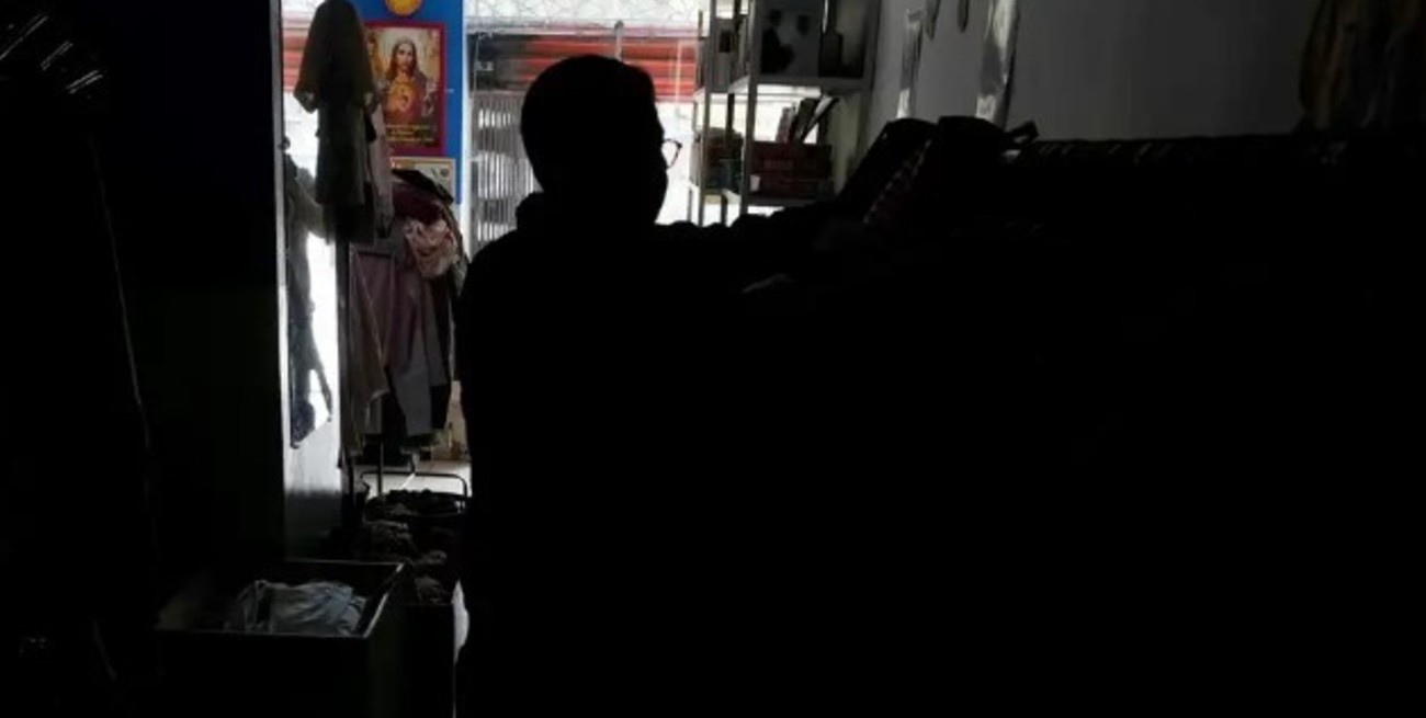 Suspendieron la jornada laboral en Ecuador debido a la crisis energética