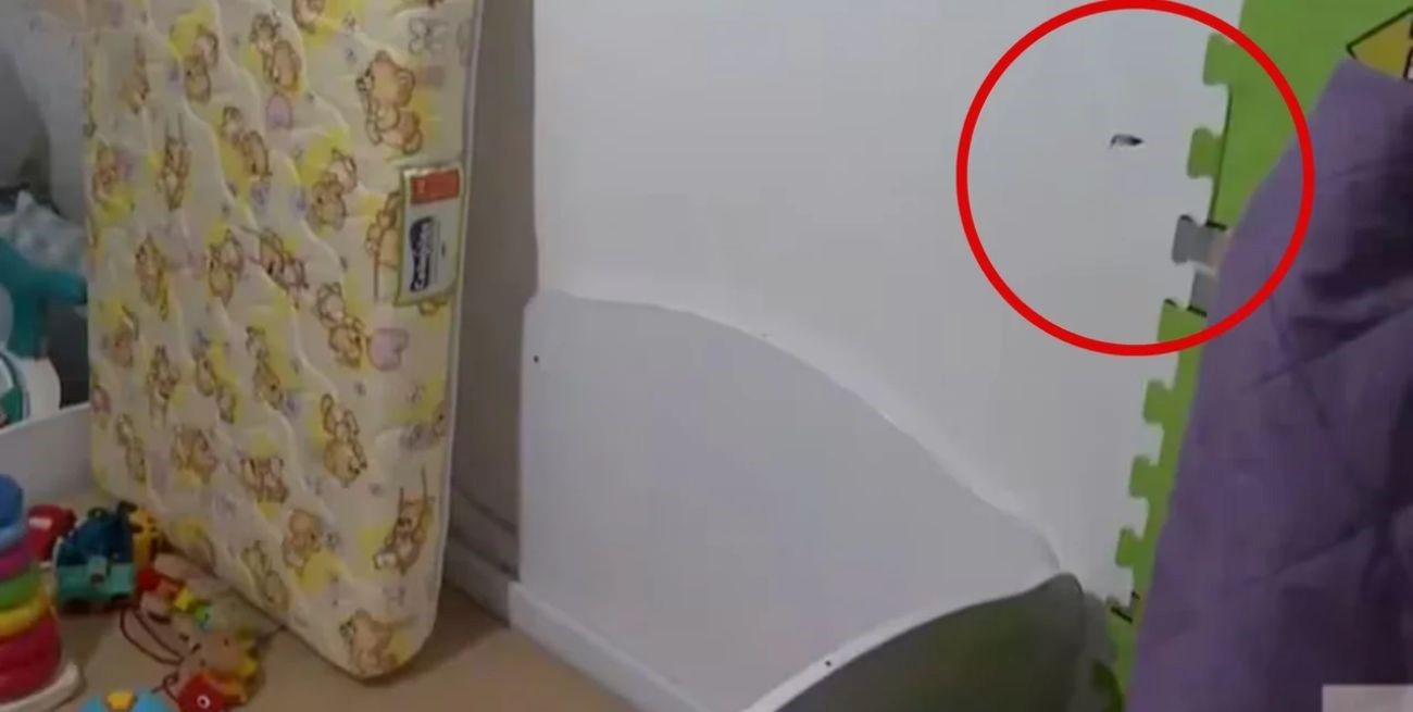 Una bala impactó a centímetros de un bebé en Uruguay 
