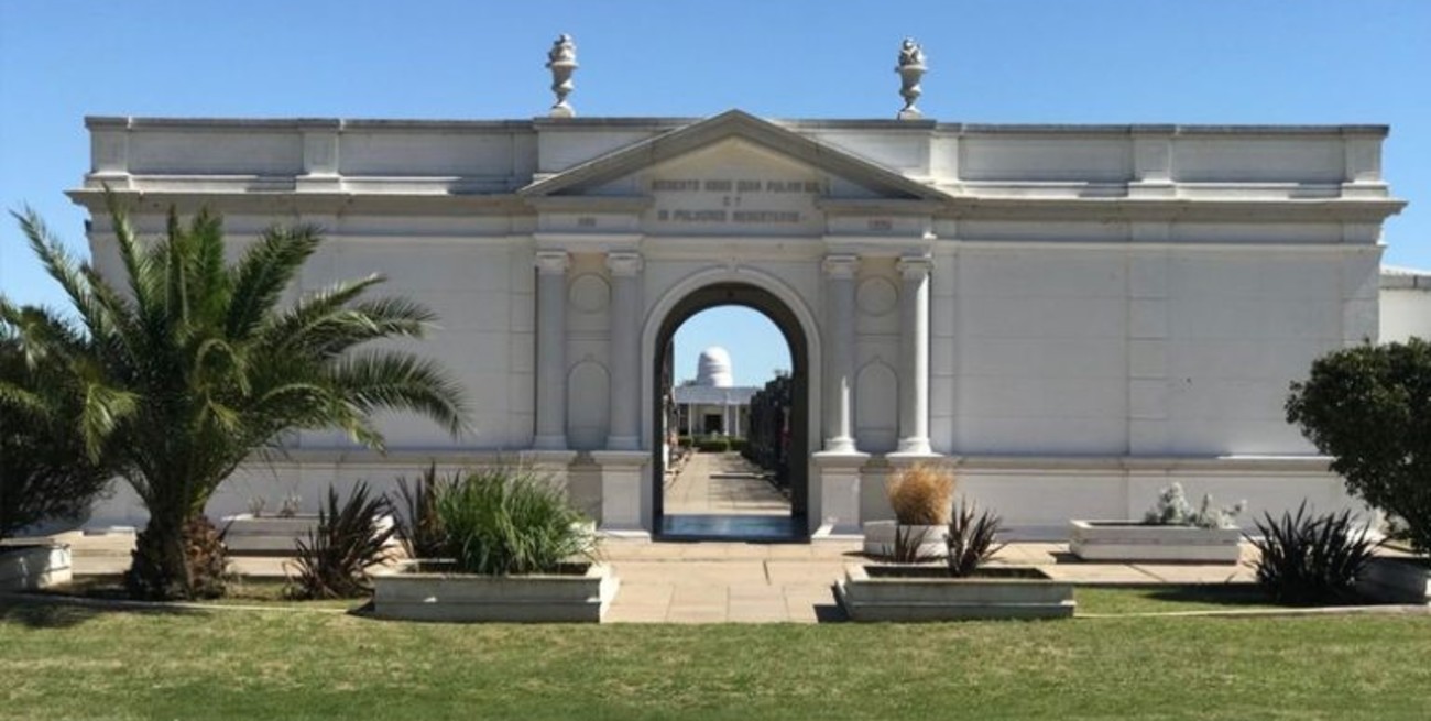 Robos en el cementerio de Sastre: profanaron 25 tumbas y apuntan contra chacaritas