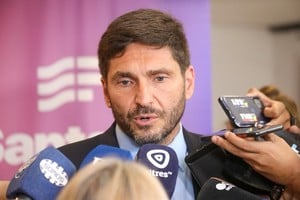 El gobernador fue tajante con la determinación que se tomó: no se va a rever el descuento del día de paro a los estatales.
Foto: Archivo