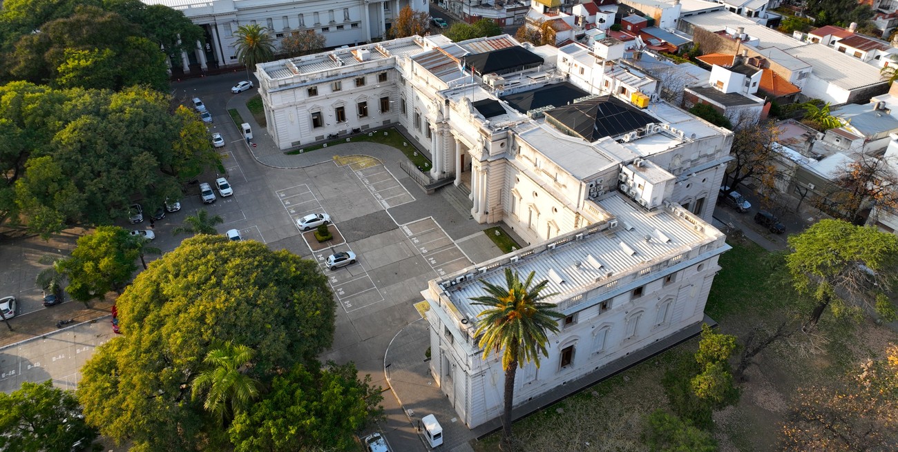 Sorpresa en la plaza de Legislatura