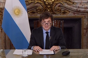 "La educación pública no está en discusión. Lo que está en discusión son las auditorías, el adoctrinamiento, los curros y la crisis generada por los que gobernaron 16 de los últimos 20 años...", fue el mensaje del Presidente en redes sociales.