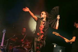 "Hay que hacer directamente lo que a uno lo hace feliz, sin tanta vuelta, mis primeros temas estaban pensados para que sean más “escuchables”, más alineado con lo actual, es un error en el que muchos caemos al principio", dice el músico. Foto: Gentileza Laura Artigues