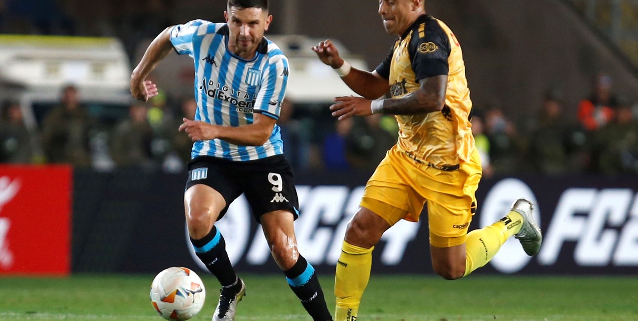 Racing le ganó a Coquimbo en Chile y sigue invicto