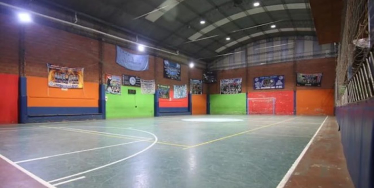 Tragedia en el fútbol infantil: un hombre se descompensó y murió tras una discusión durante un partido