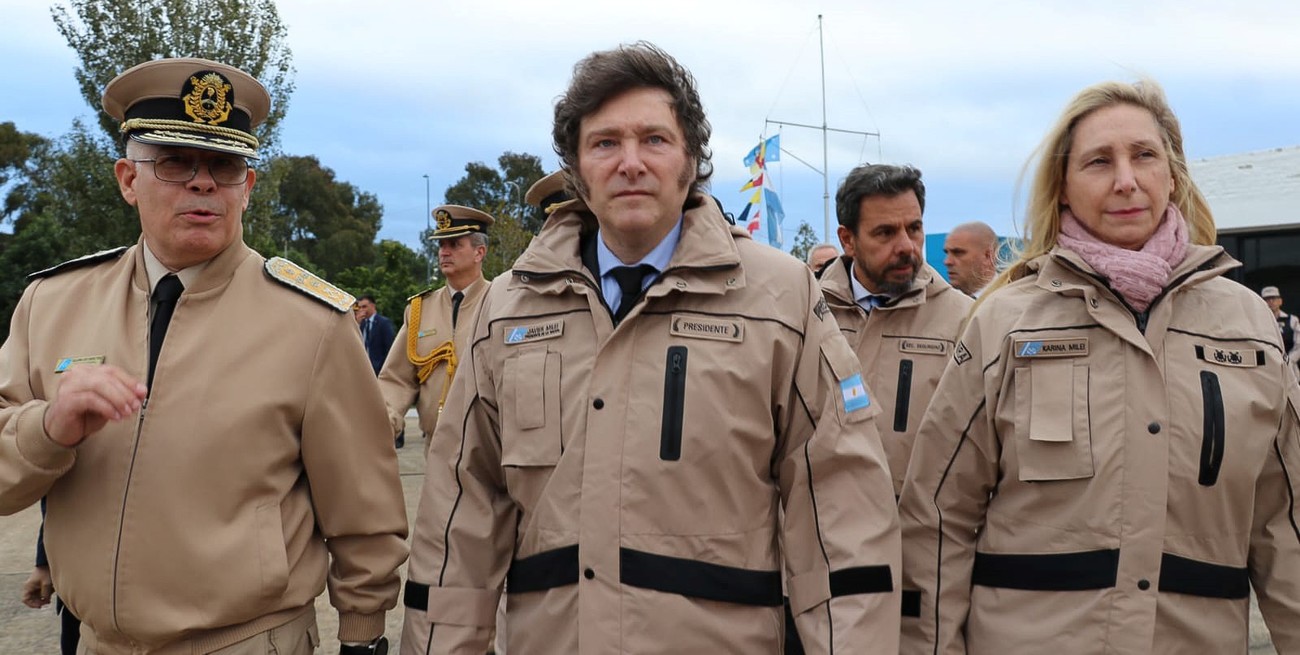 Milei siguió el debate de la Ley Bases desde Olivos y recibió a un buque de los Estados Unidos