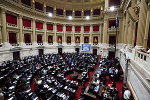 Vista general del recinto de la Cámara de Diputados de la Nación durante el tratamiento de la ley de Bases y Puntos de Partida para la Libertad de los Argentinos del presidente Javier Milei. Foto: REUTERS / Agustín Marcarian.